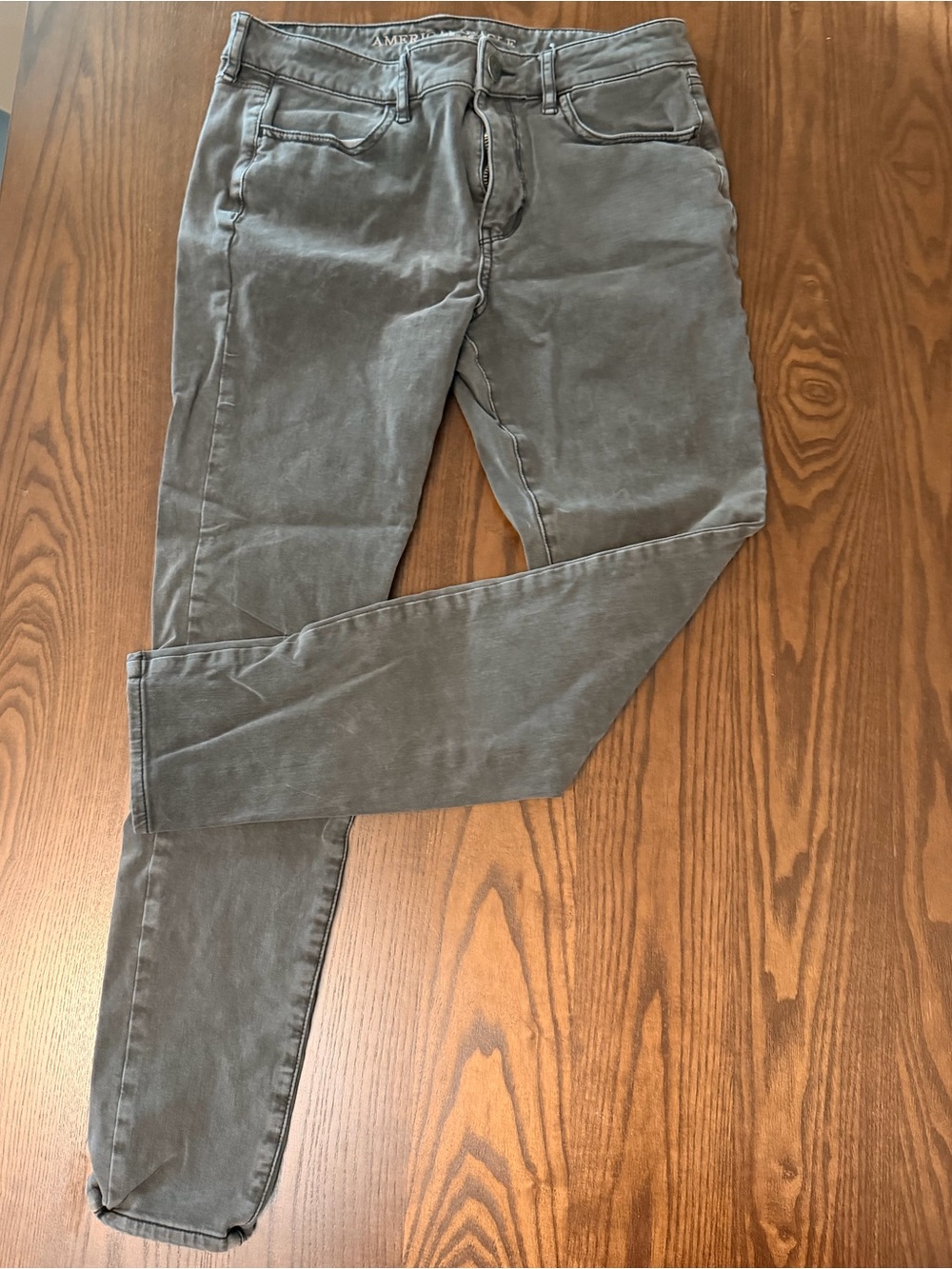Gray American Eagle Hi-Rise Jegging